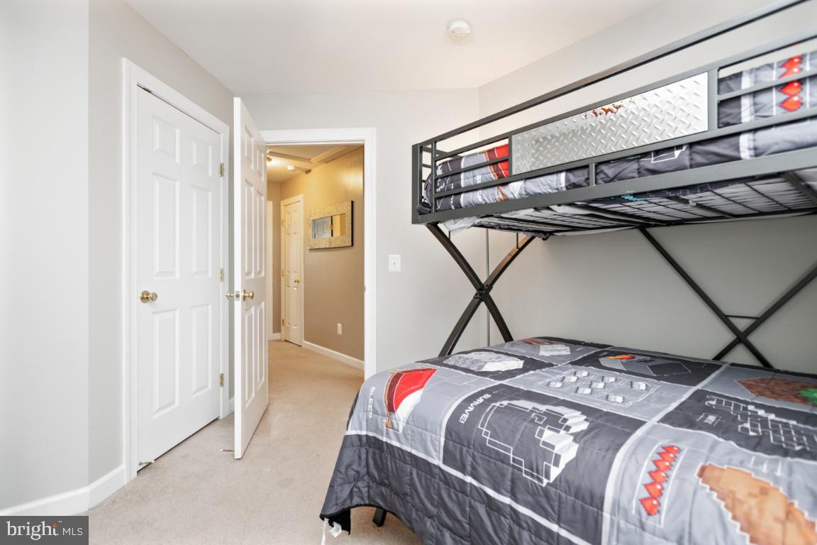 VIRGINIA OAKS - Residential