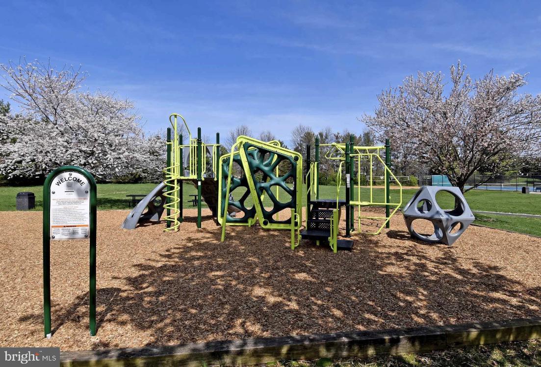 VIRGINIA OAKS - Residential