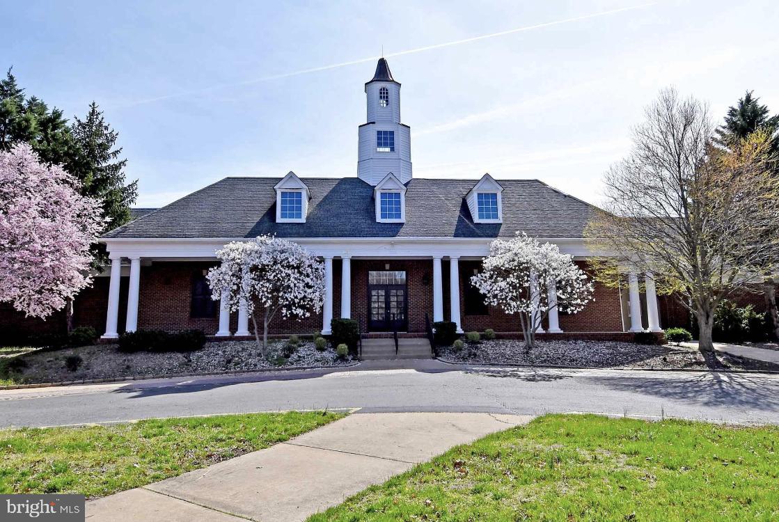 VIRGINIA OAKS - Residential