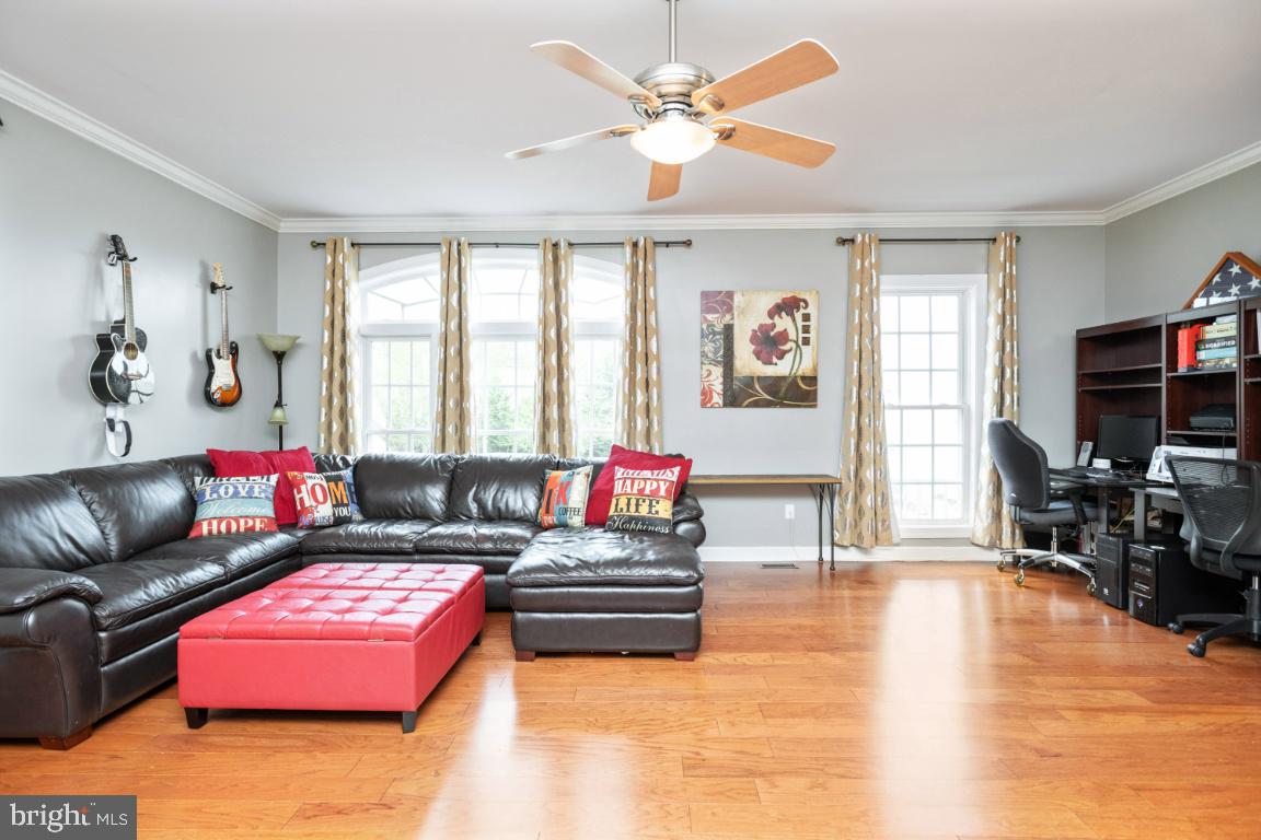 VIRGINIA OAKS - Residential