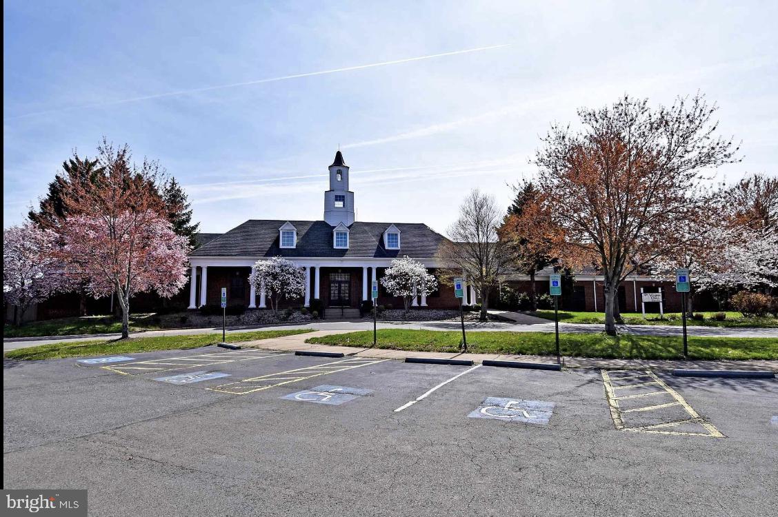 VIRGINIA OAKS - Residential