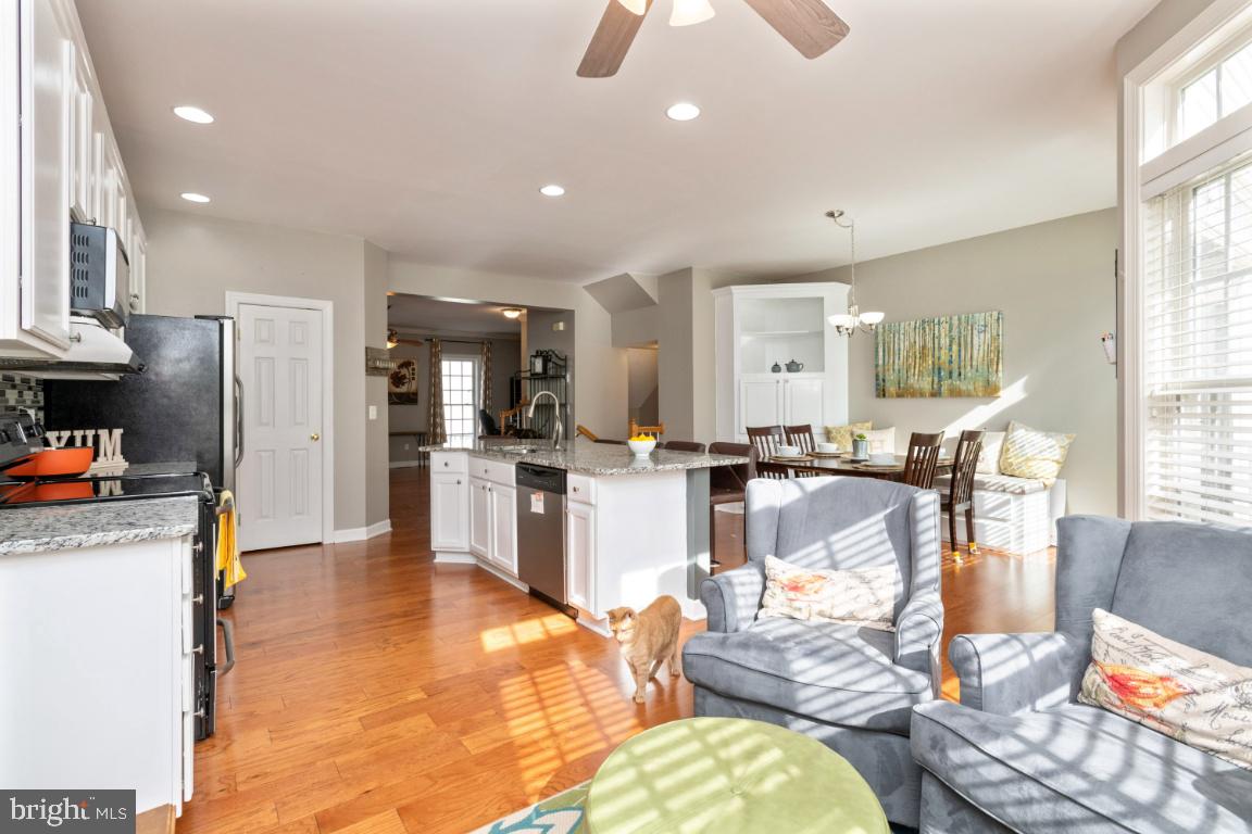 VIRGINIA OAKS - Residential