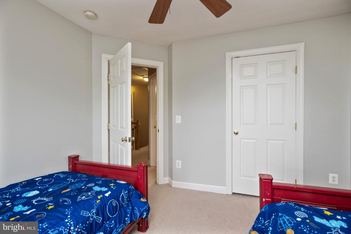 VIRGINIA OAKS - Residential