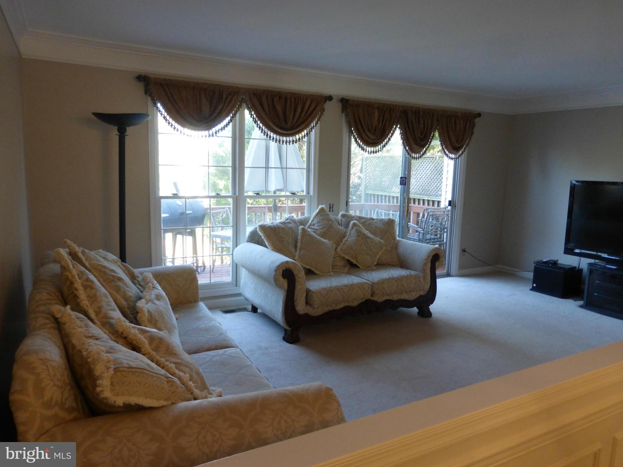 ASHBURN FARM - Residential