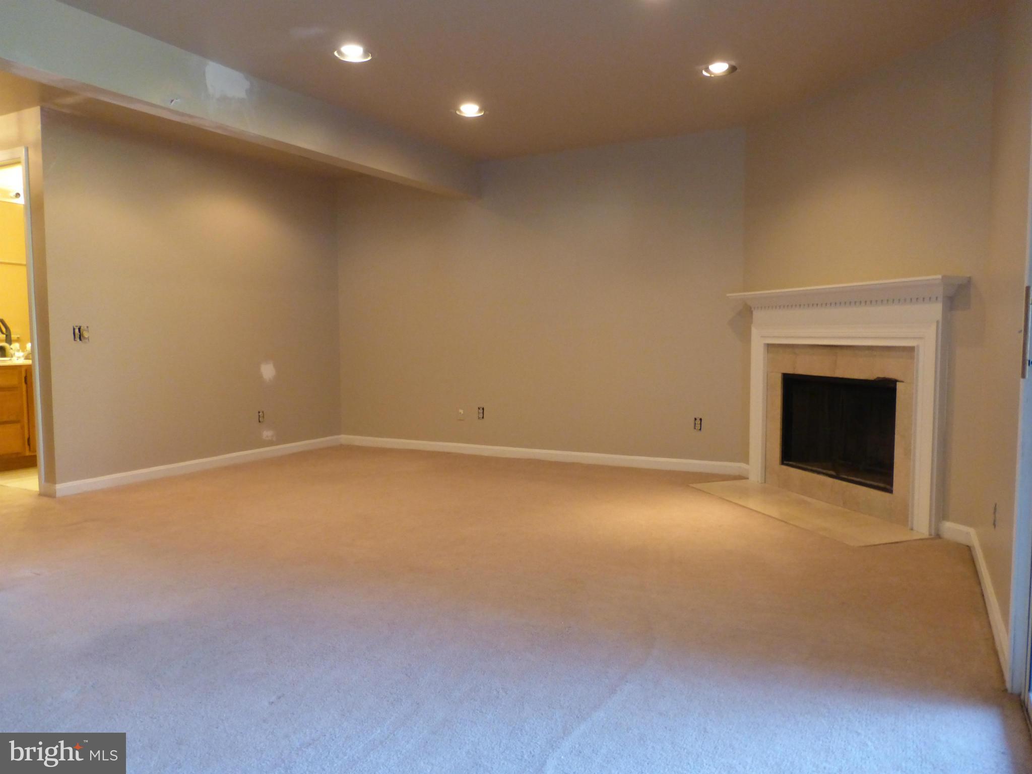 ASHBURN FARM - Residential