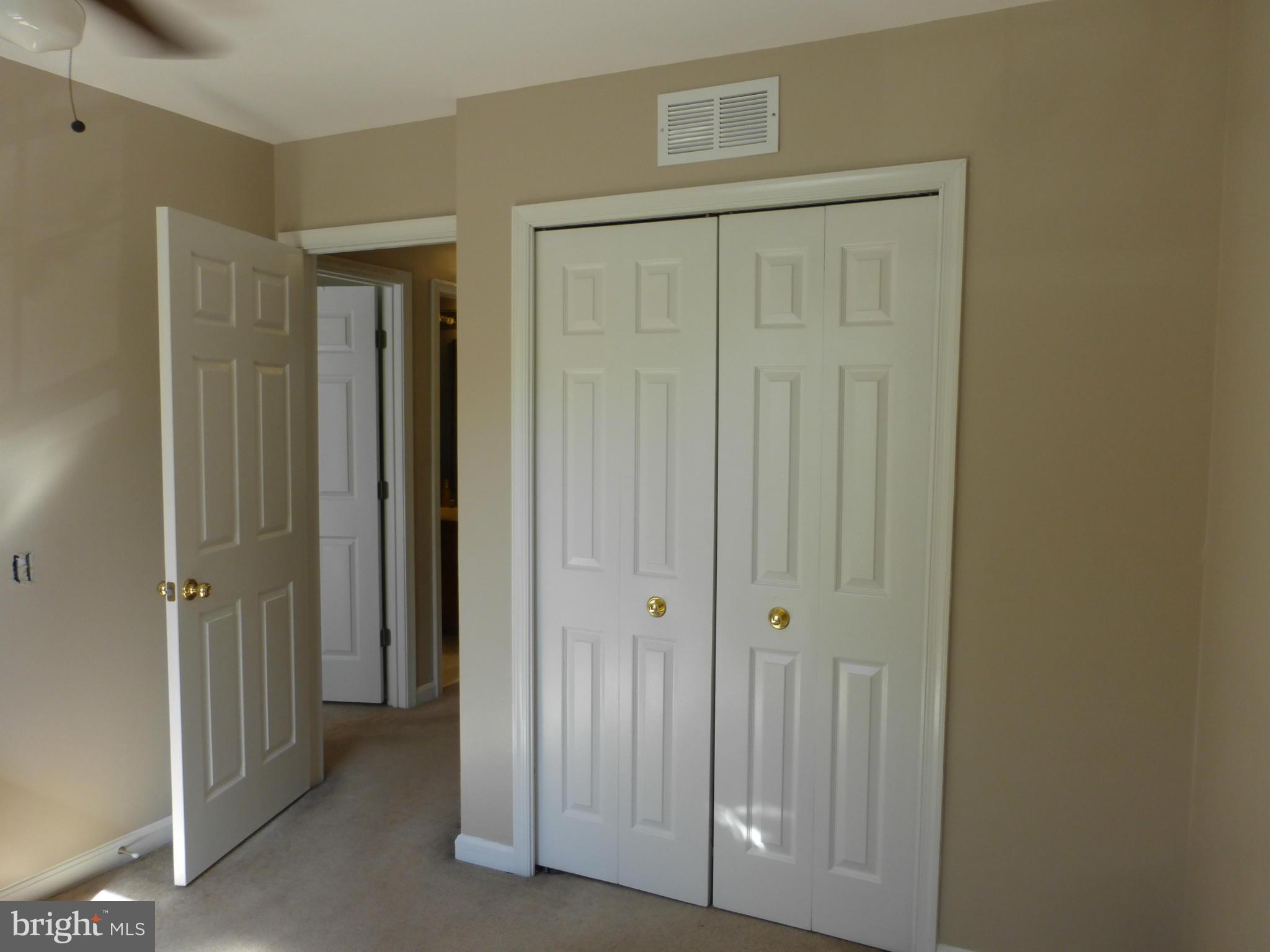 ASHBURN FARM - Residential