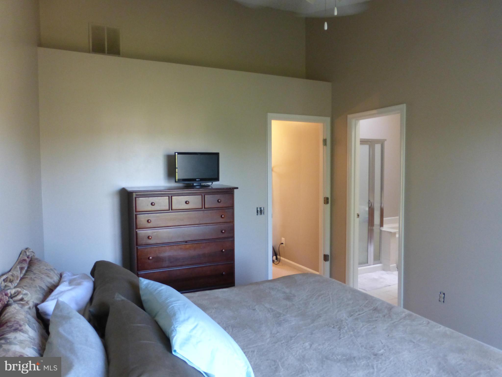 ASHBURN FARM - Residential