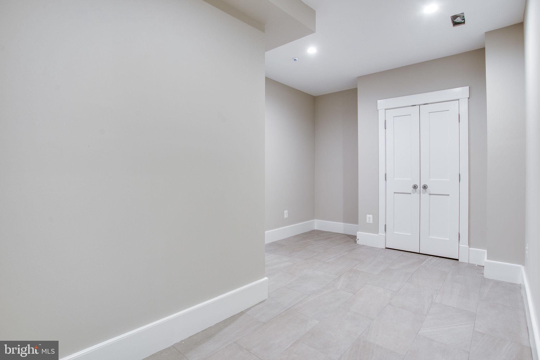 CHEVY CHASE MANOR - Residential