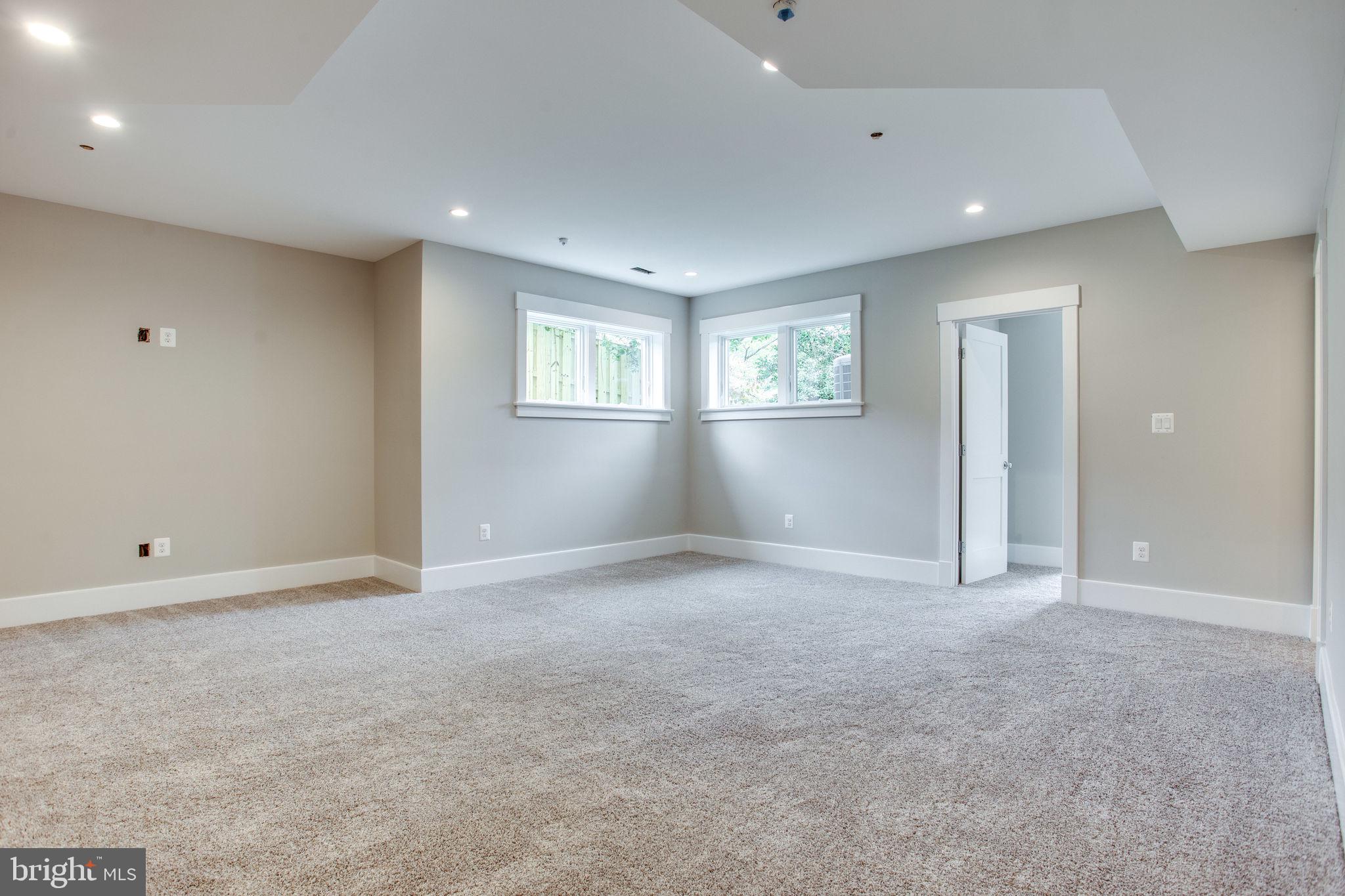 CHEVY CHASE MANOR - Residential