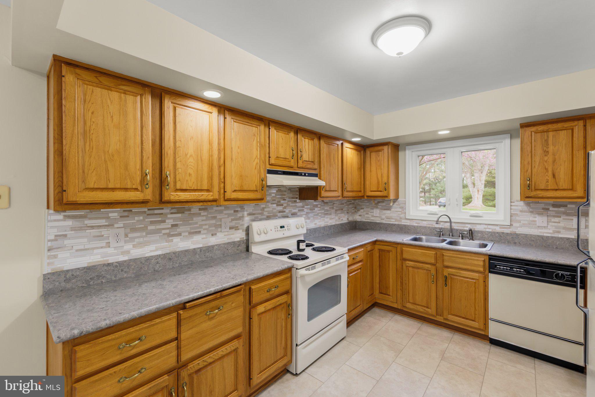 TUSCAWILLA HILLS - Residential