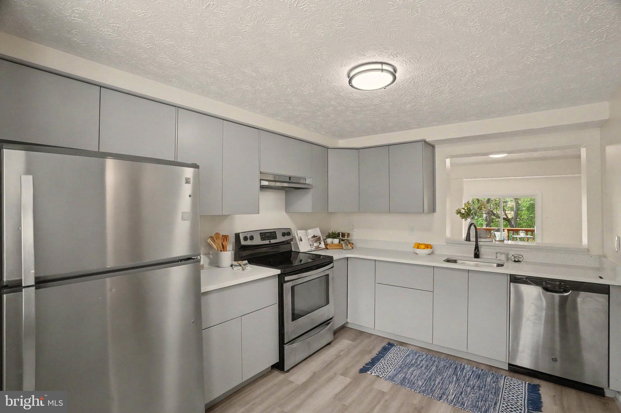 GREEN HOLLY WOODS - Residential