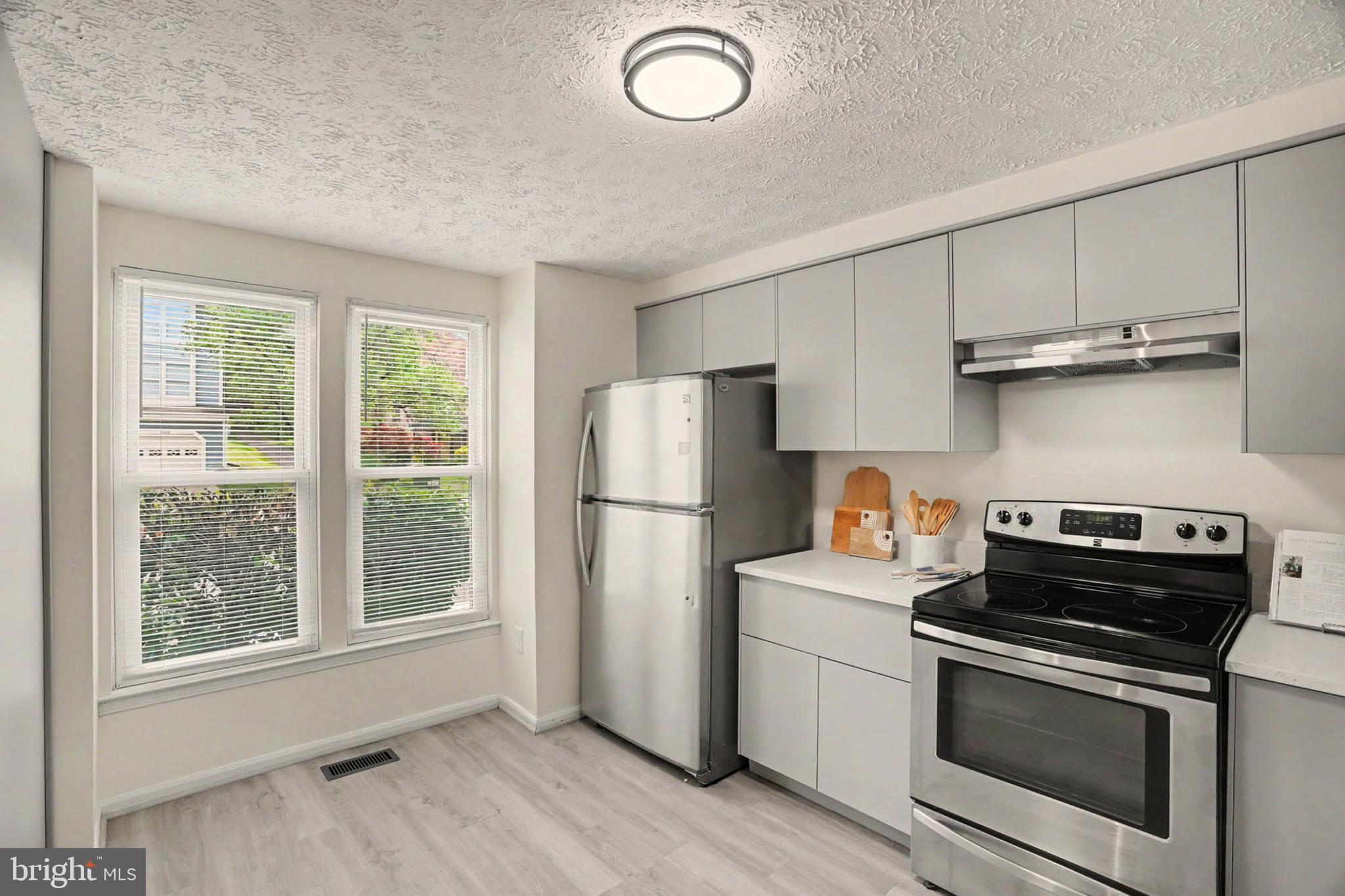 GREEN HOLLY WOODS - Residential