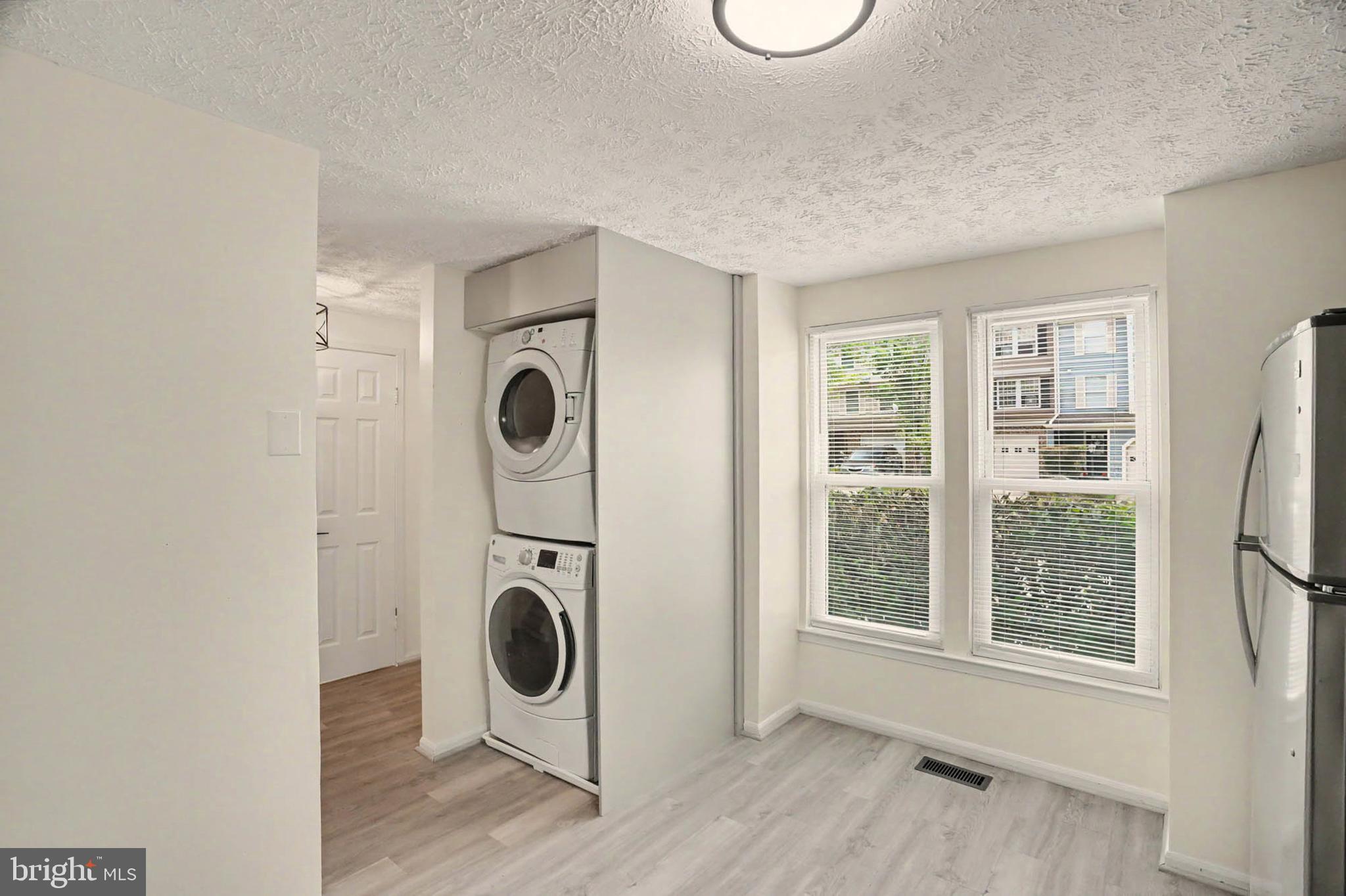 GREEN HOLLY WOODS - Residential