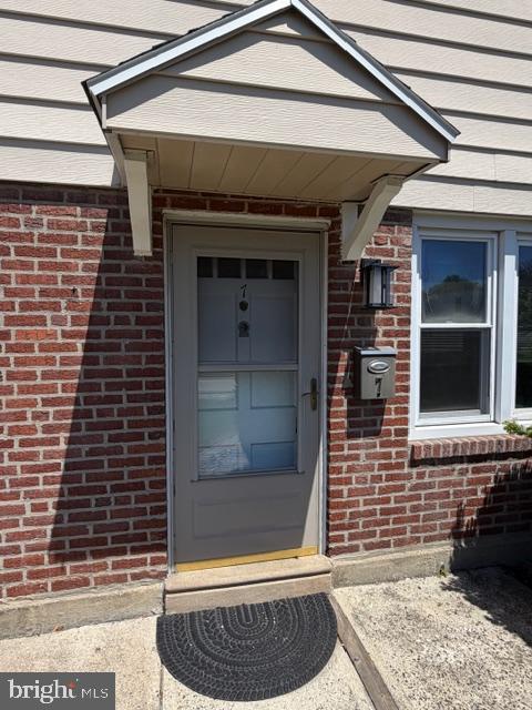7 BROOKSIDE ROAD