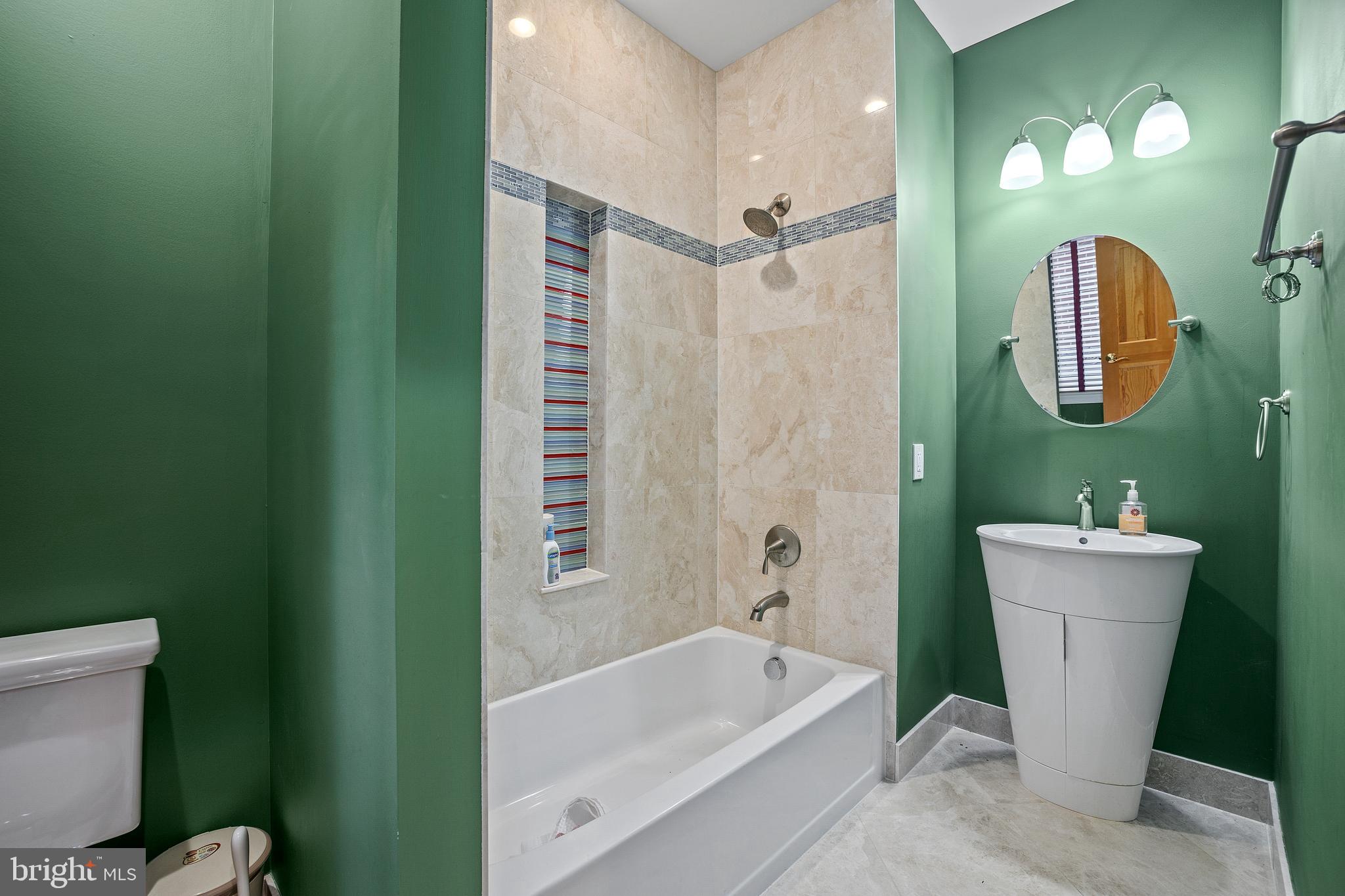 ANNANDALE ACRES - Residential