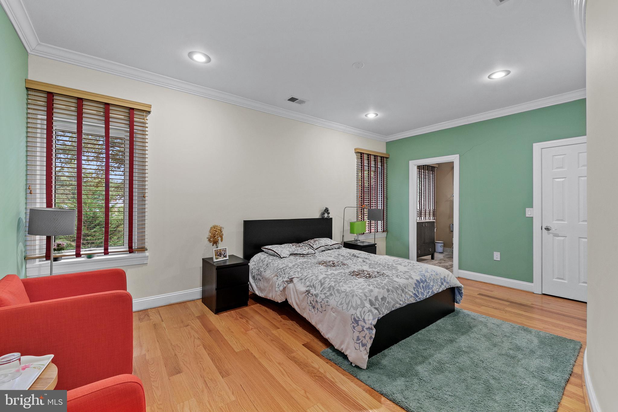 ANNANDALE ACRES - Residential