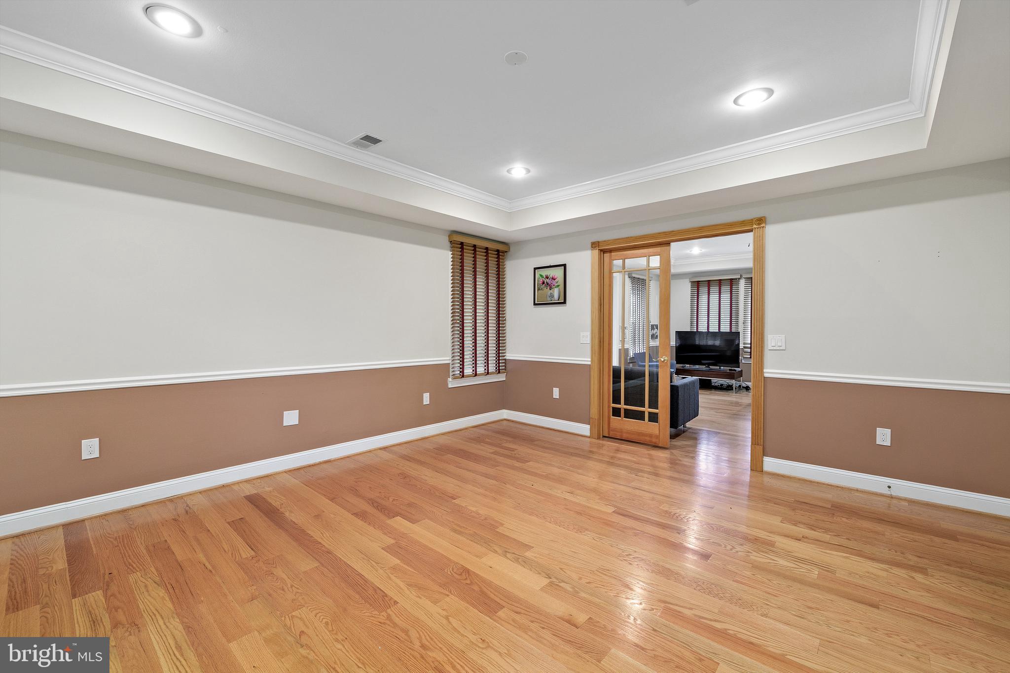 ANNANDALE ACRES - Residential