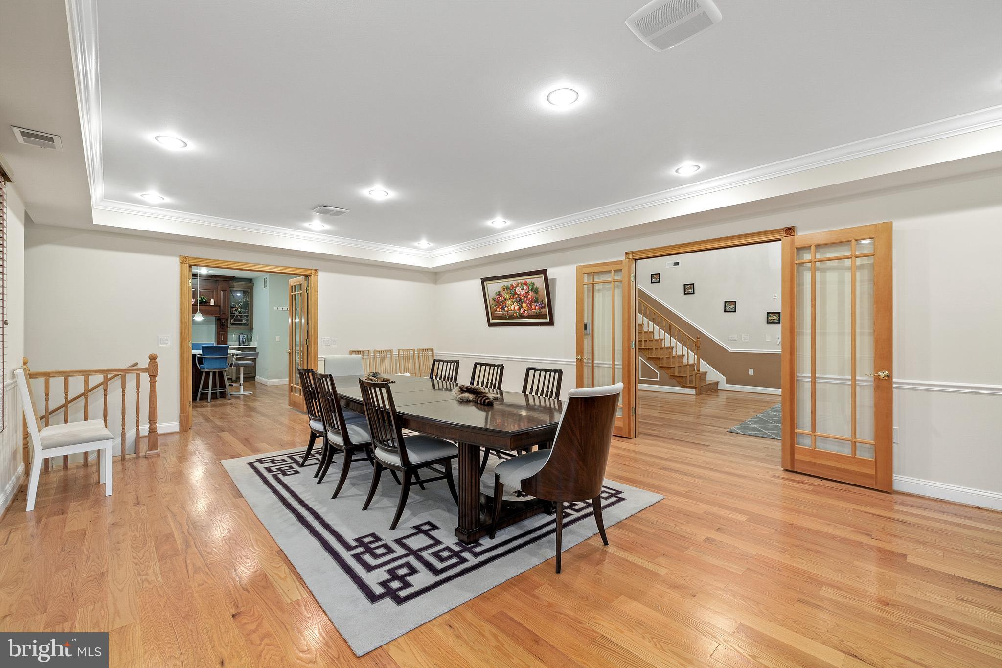 ANNANDALE ACRES - Residential