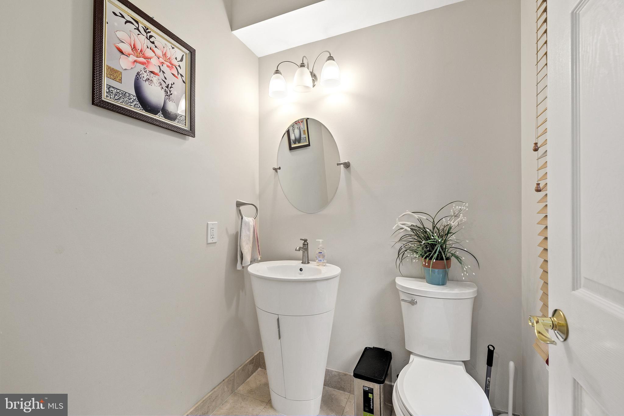 ANNANDALE ACRES - Residential