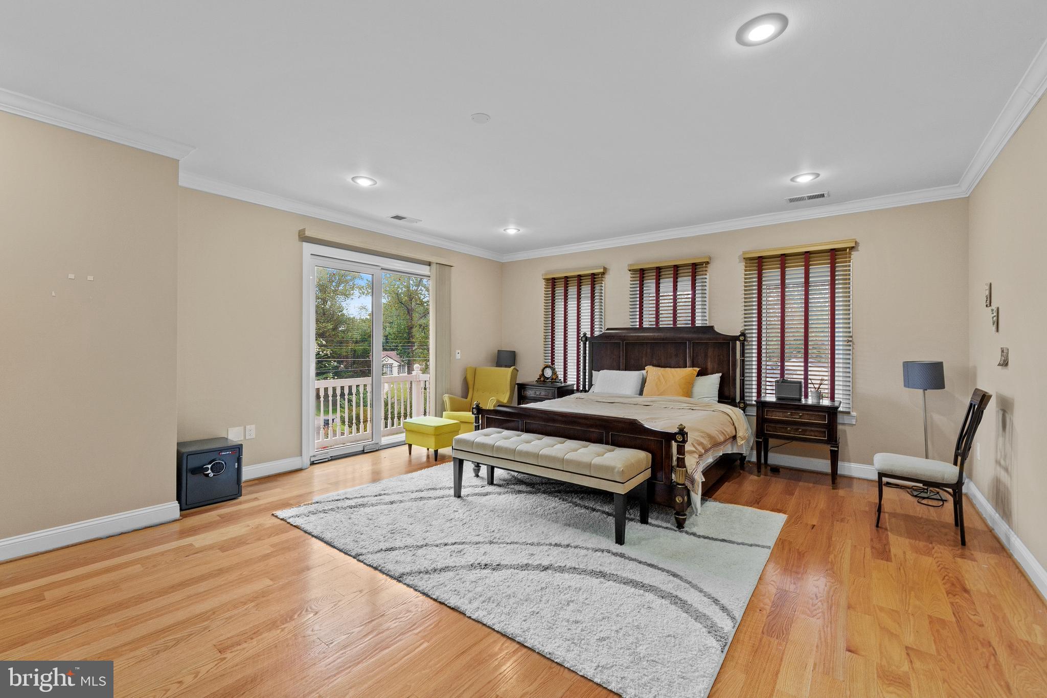 ANNANDALE ACRES - Residential