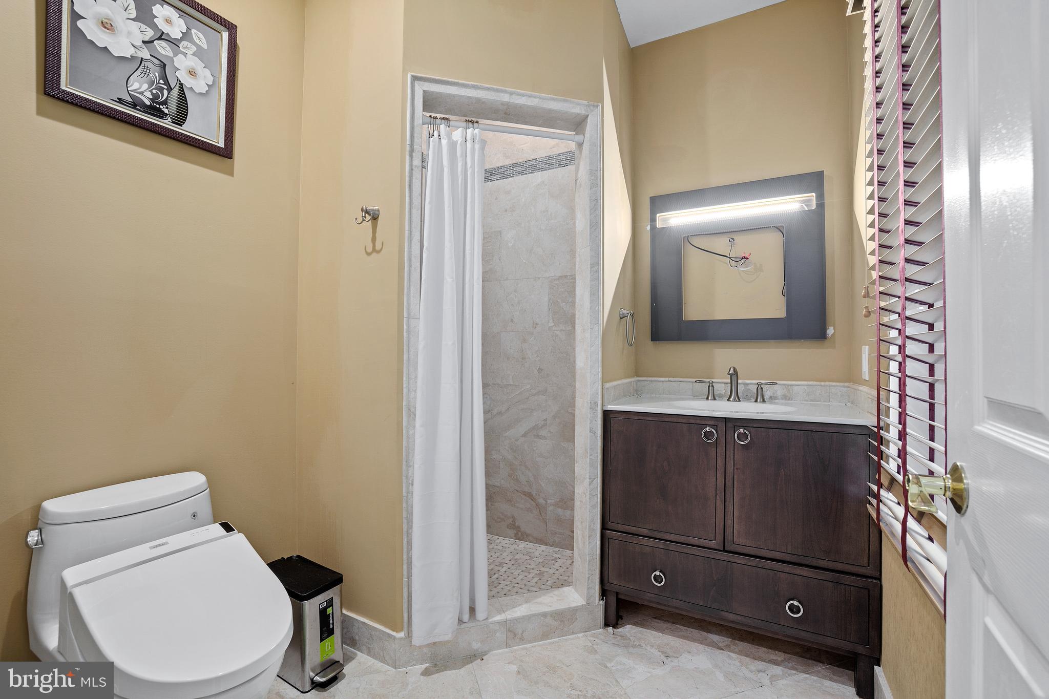 ANNANDALE ACRES - Residential