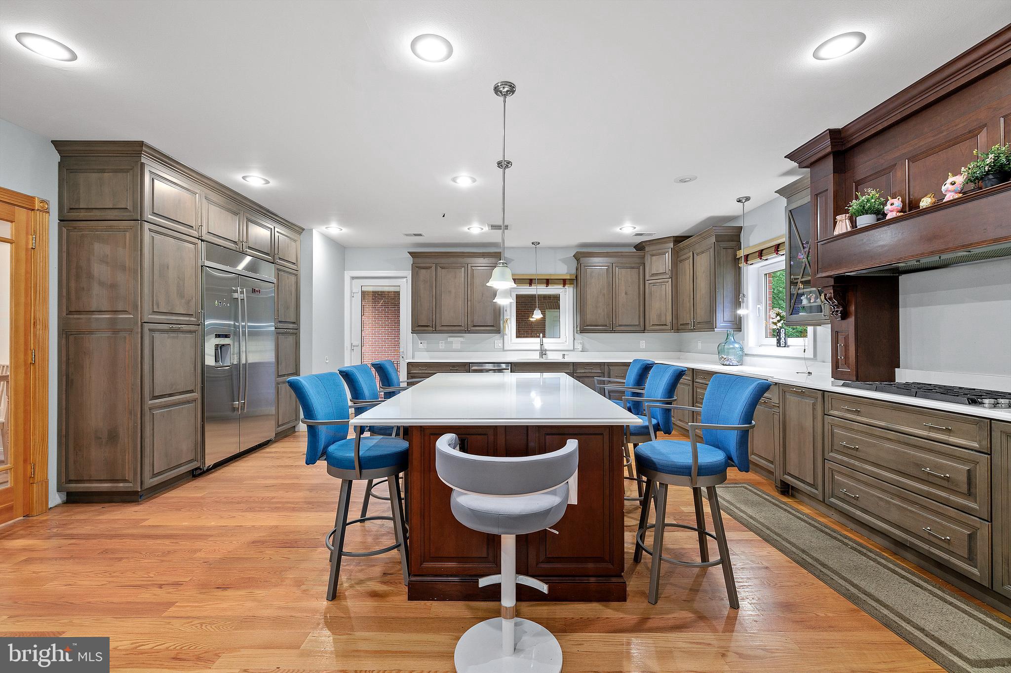 ANNANDALE ACRES - Residential