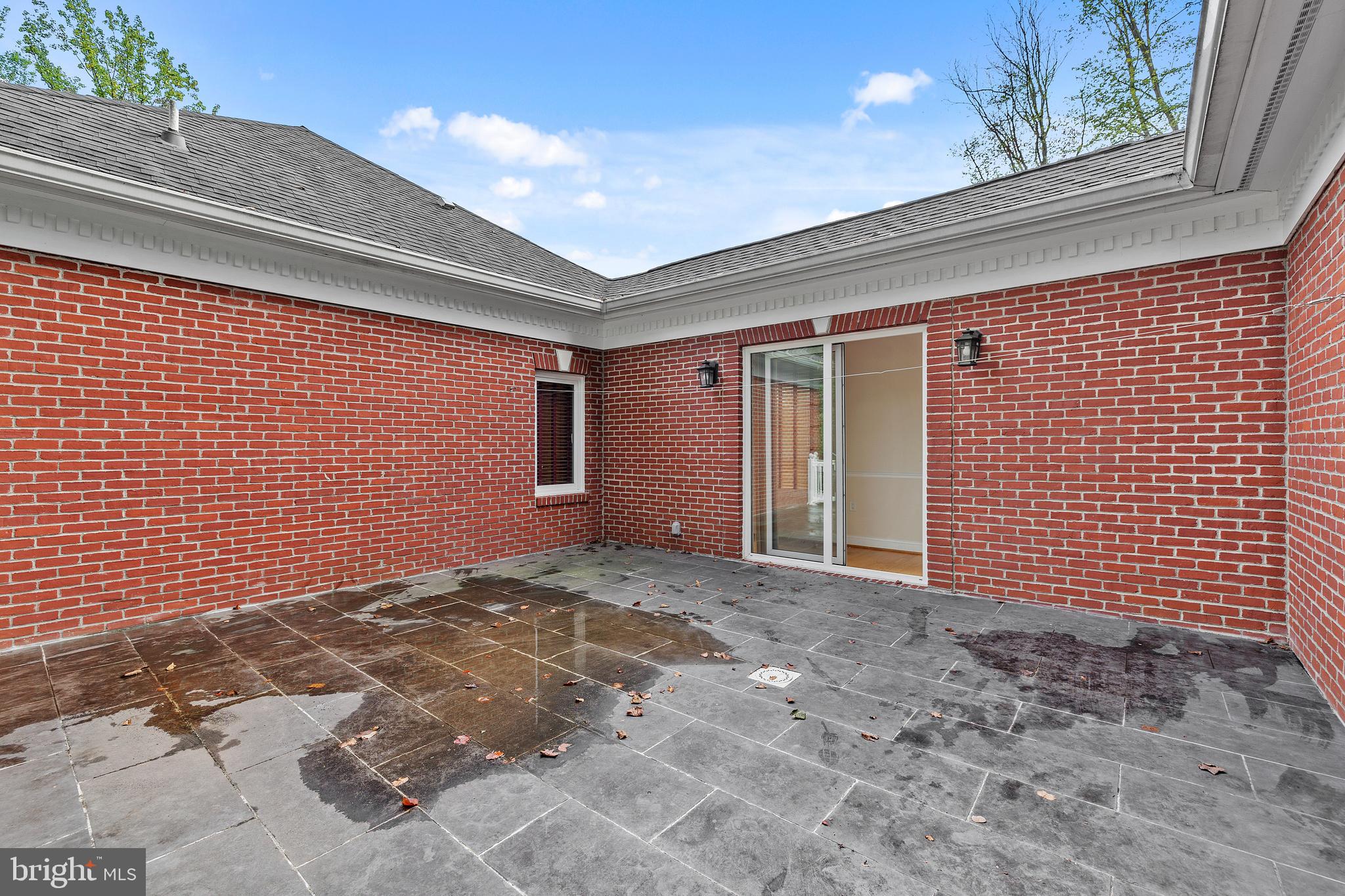 ANNANDALE ACRES - Residential