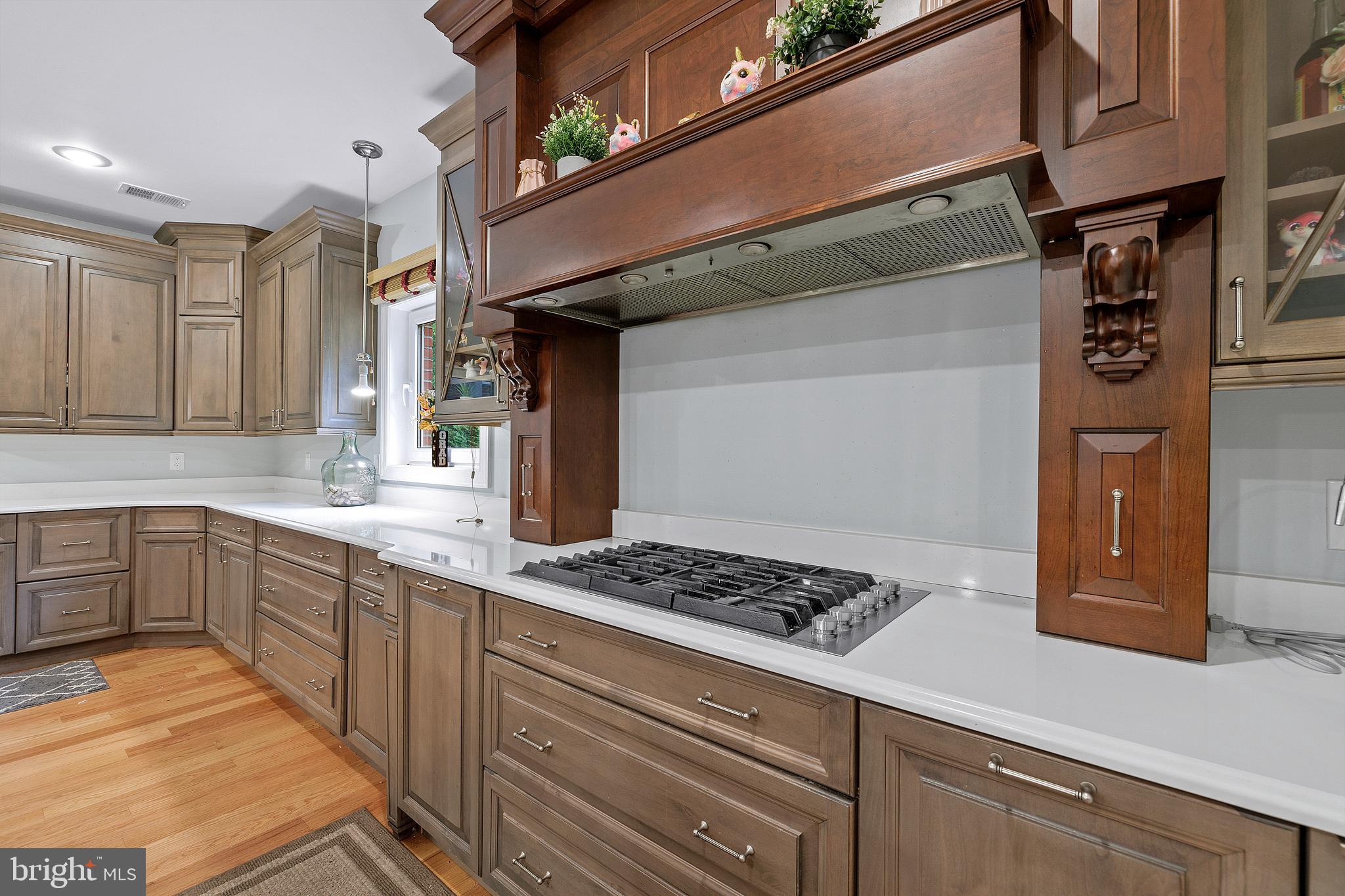 ANNANDALE ACRES - Residential