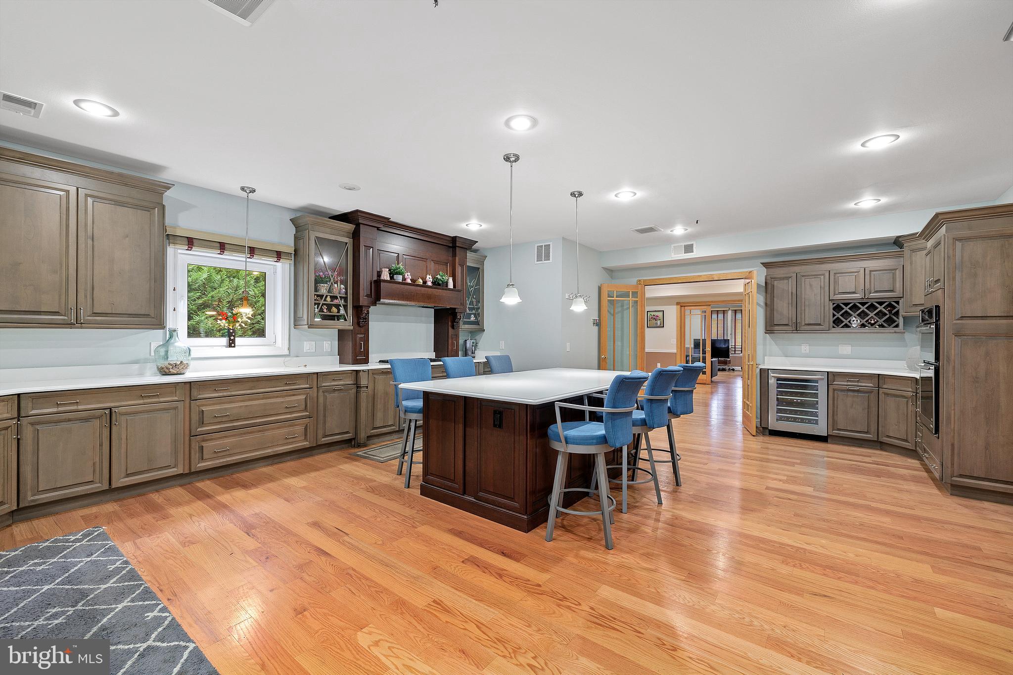 ANNANDALE ACRES - Residential