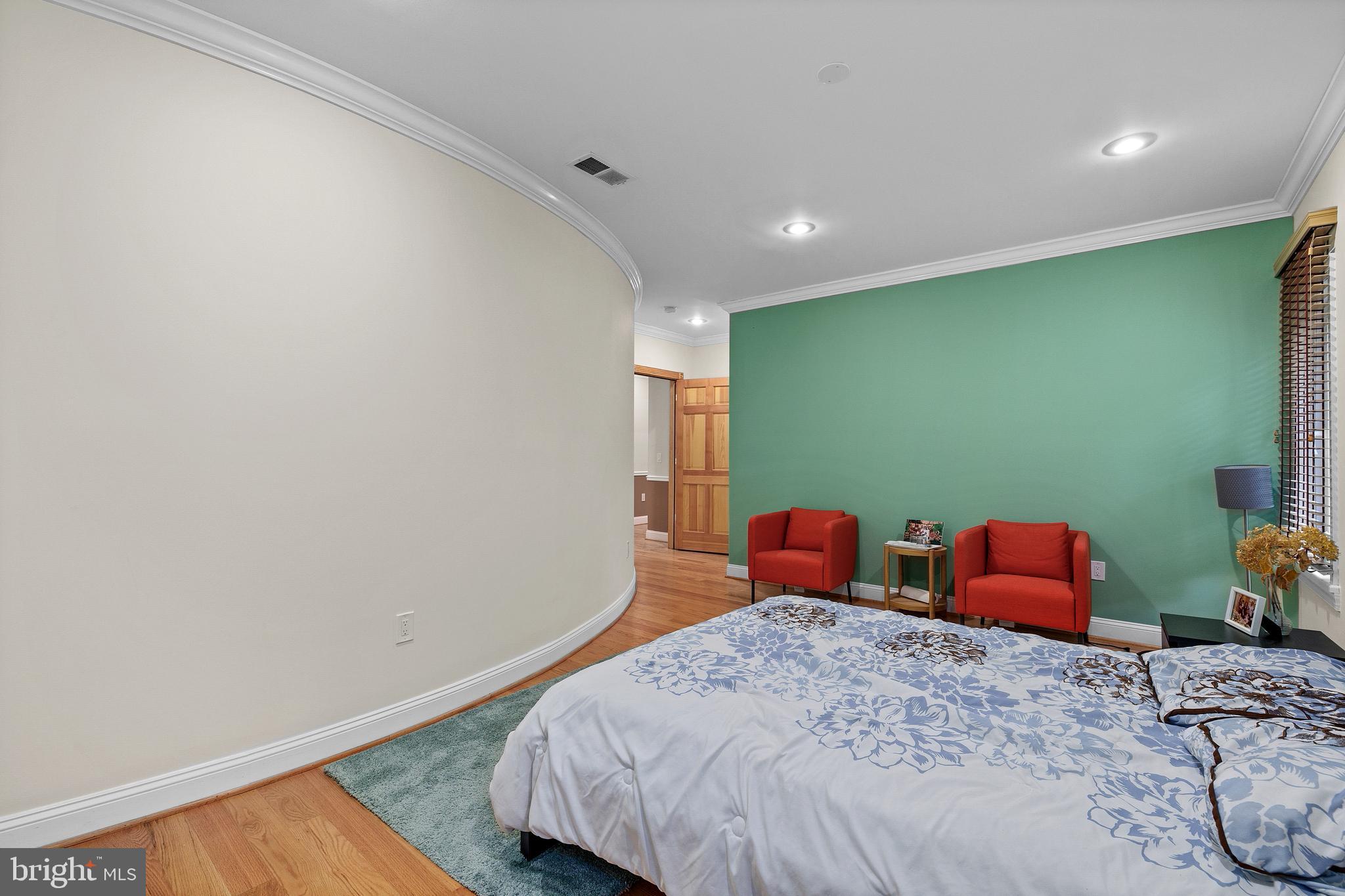 ANNANDALE ACRES - Residential