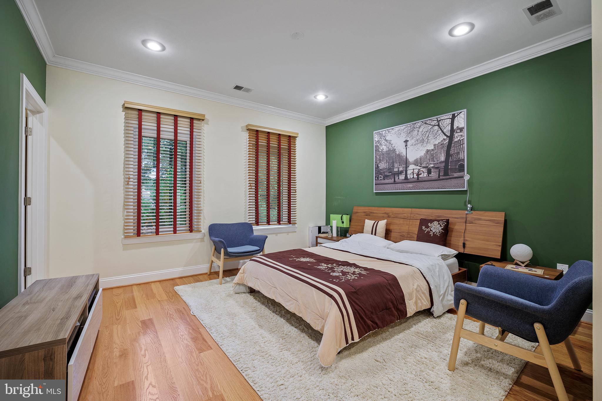 ANNANDALE ACRES - Residential