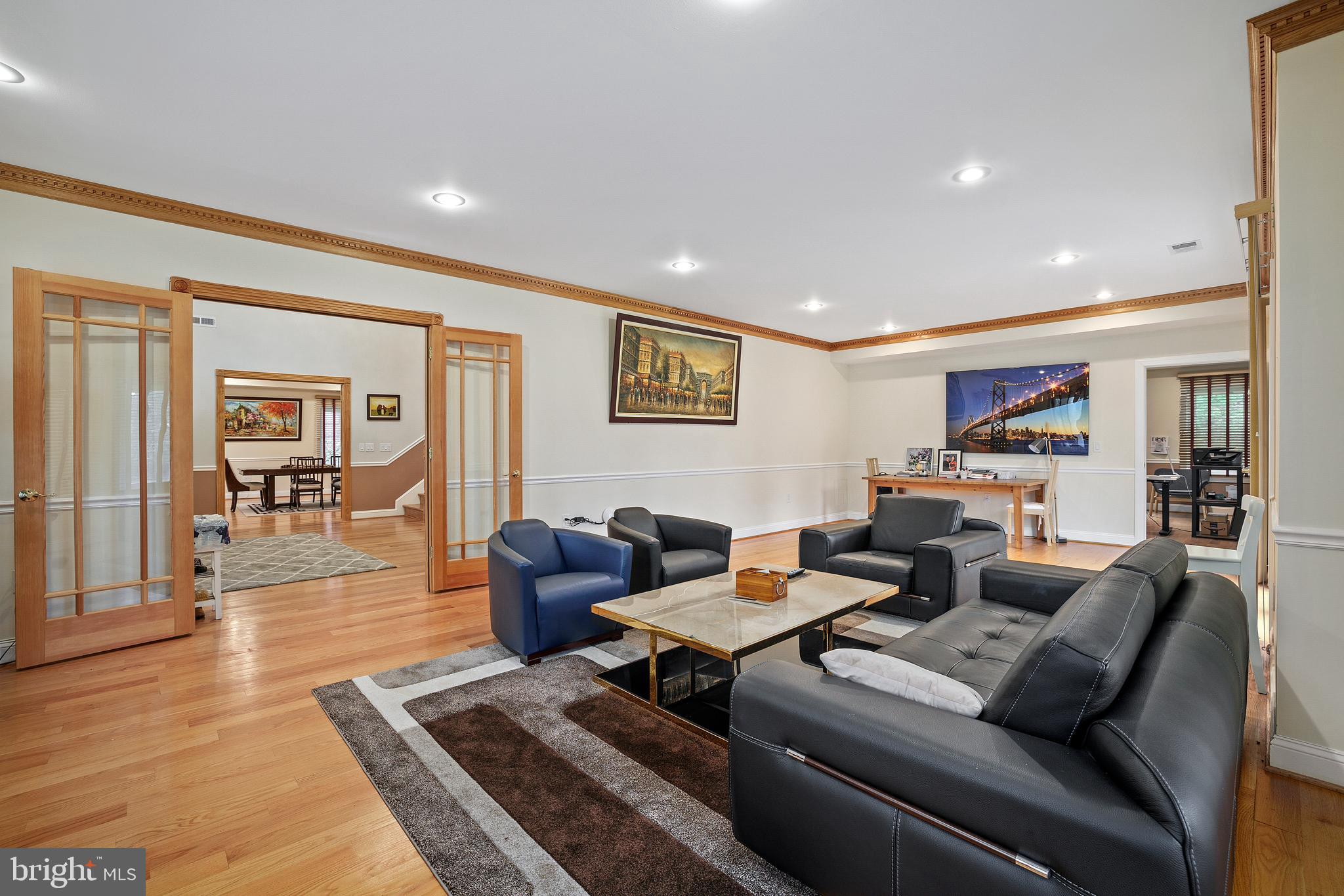 ANNANDALE ACRES - Residential