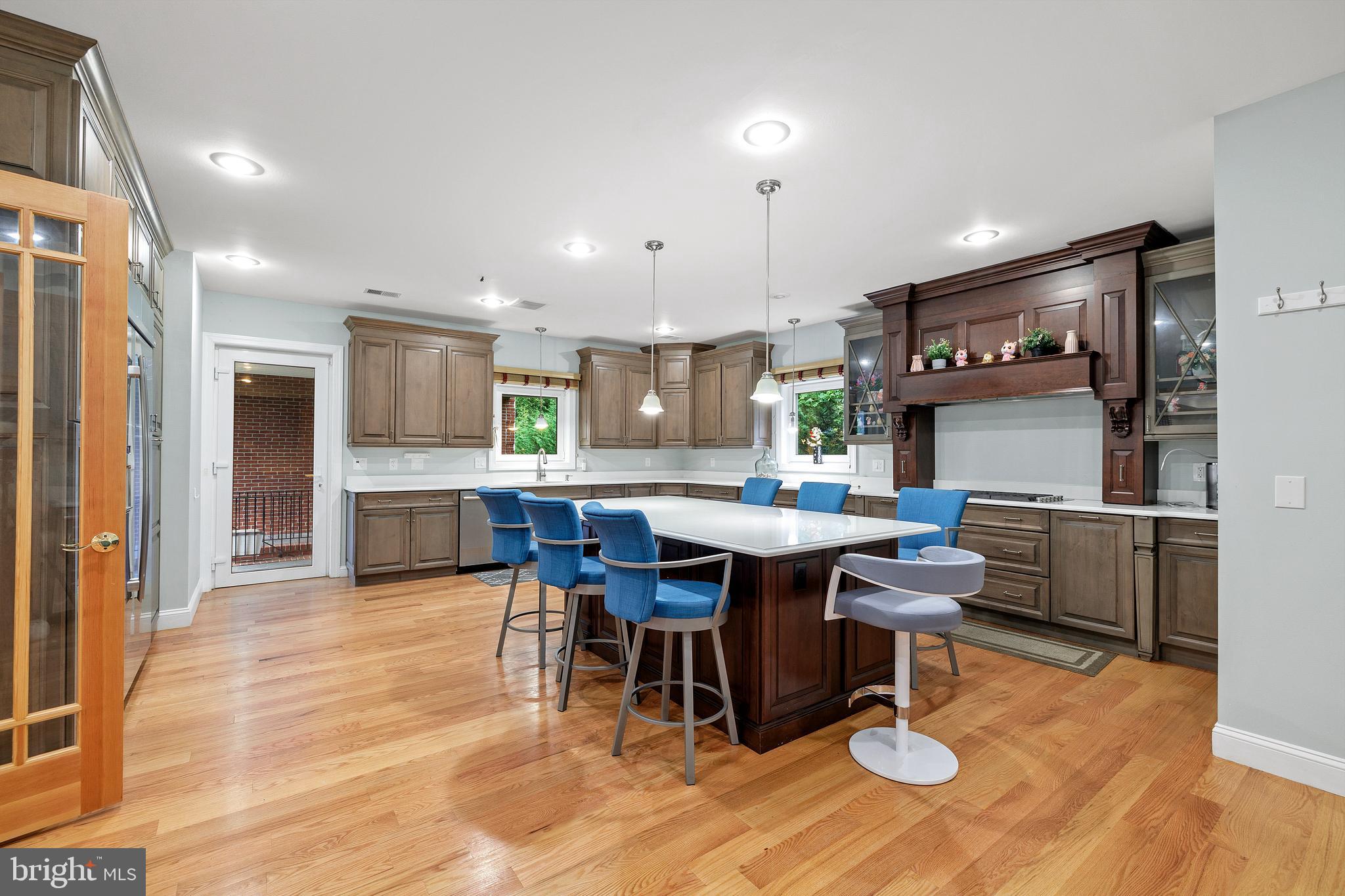 ANNANDALE ACRES - Residential