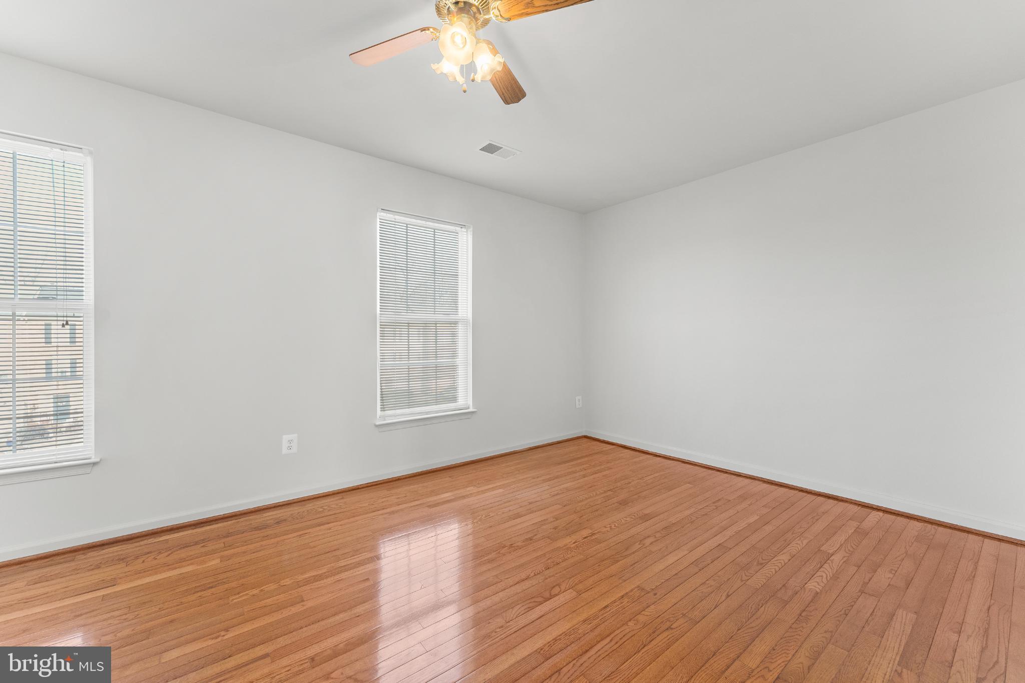 GLENEAGLES AT LEE'S HILL - Residential