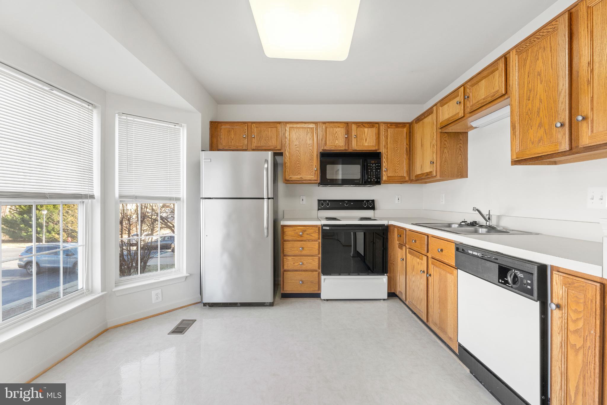 GLENEAGLES AT LEE'S HILL - Residential