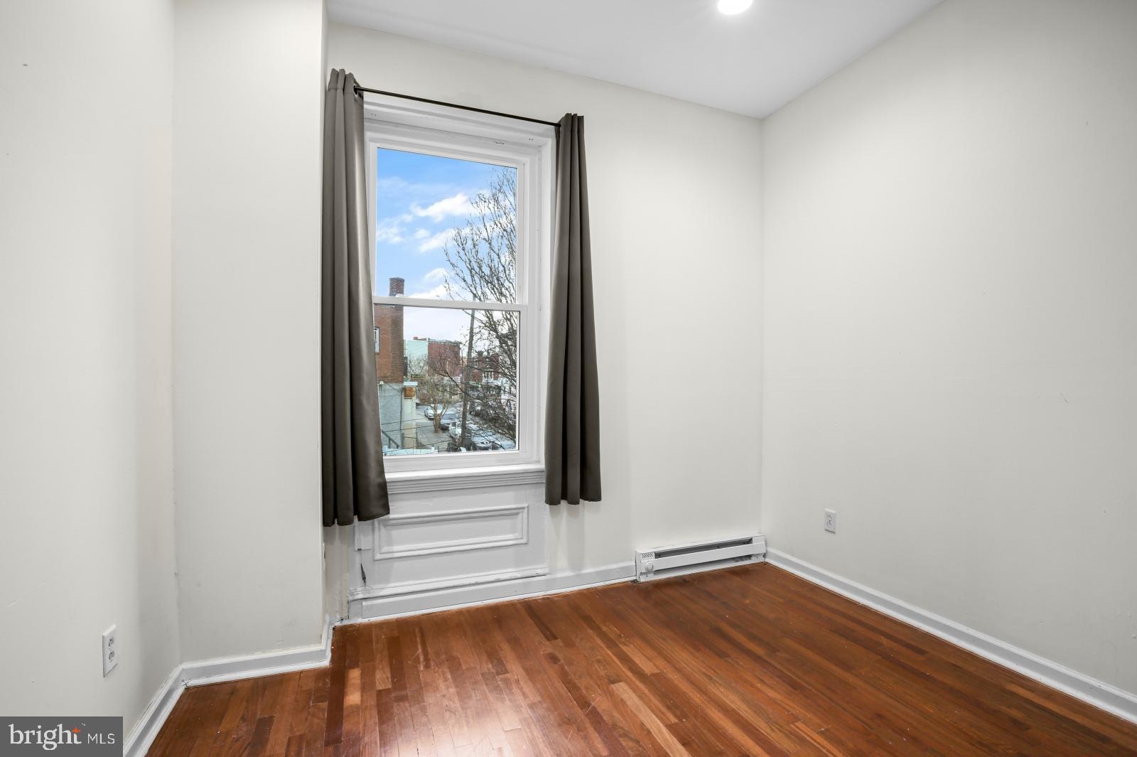 MANTUA - Residential Lease