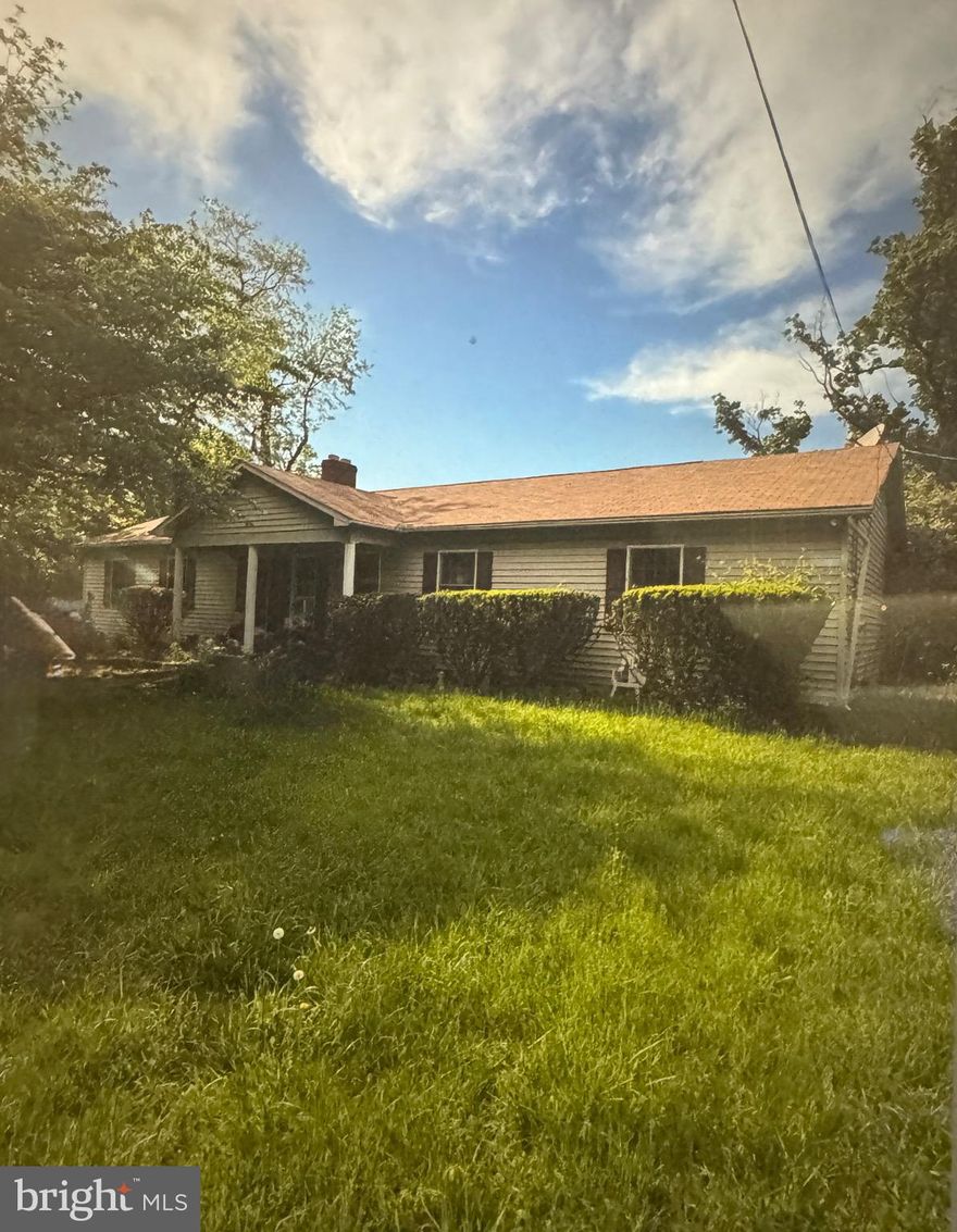💡🔥 INVESTOR OPPORTUNITY – BRING YOUR VISION! 🔥💡. Your next project is ready and waiting! Investor Alert in Malvern / Willistown!  Rare opportunity for one-story living in sought-after Malvern / Willistown Township! This spacious ranch home offers 5 bedrooms and 2 full baths with endless potential to renovate, reimagine, or restore to its full charm.  Bring your vision and creativity to this diamond in the rough featuring a functional single-level layout, generous living spaces, and a prime location close to shopping, dining, parks, and major commuter routes. Whether you’re an investor, contractor, or buyer looking to customize your dream home, this property is packed with opportunity.  Being sold as-is. Don’t miss the chance to unlock the potential of this exceptional property in a highly desirable area!   ⚠️ Important Information: • Property will not be fully cleared prior to closing • Buyer is responsible for clean-out • Buyer responsible for Use & Occupancy (U&O) requirements and any township repairs • Property is being sold strictly AS-IS Whether you’re expanding your investment portfolio or creating your dream home, this is an opportunity you won’t want to miss. 🚀 Bring your contractor, your imagination, and your offer!