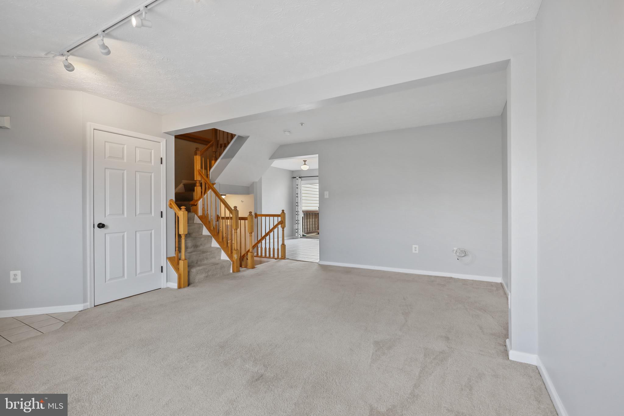 ROSEDALE - Residential