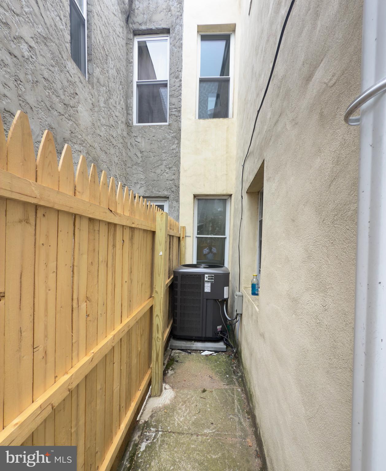 PHILADELPHIA (NORTHWEST) - Residential