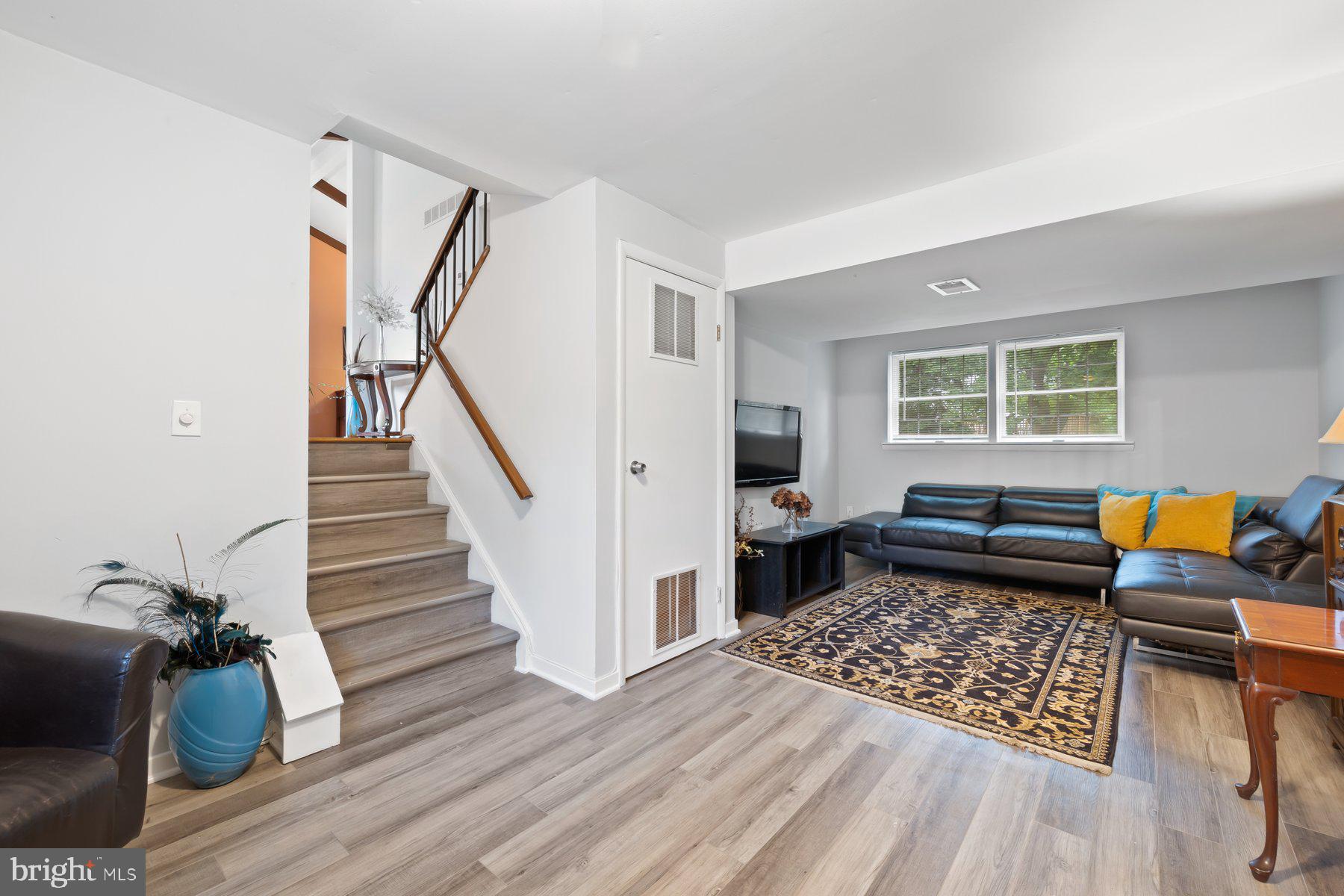 VILLAGE OF LONG REACH - Residential