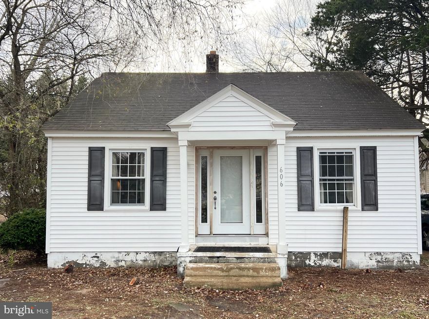 Nestled in the heart of central Salisbury, just minutes from Salisbury University, this 2-bedroom, 1-bathroom home offers convenience, character, and potential. Situated outside city limits with the benefits of public water and sewer. The home features an inviting loft bedroom, added during a mid-2000s renovation, along with updated drywall, tile floors, replacement vinyl windows, and low-maintenance vinyl siding. The detached 2-car garage provides ample storage or workspace, ideal for hobbies or projects. While the home is move-in ready, it could use a little TLC to truly shine, making it a perfect home for the DIYer or investors. Its location near Salisbury University, shopping, and dining adds to its appeal. Don’t miss the opportunity to make this charming property your own. Schedule your showing today! This home is being sold as is.