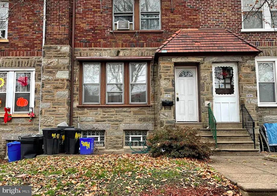 Don't miss this well-kept 3-bedroom home in the heart of Mayfair! 4141 Levick St features hardwood floors, a spacious living and dining area, an updated kitchen, and a clean full bathroom with both a tub and stall shower. Enjoy a large front yard, walk-out basement, and rear parking.
Great location—close to public transportation, shops, and restaurants. This home is move-in ready and perfect for first-time buyers or investors.
Schedule your showing today—this one won’t last!