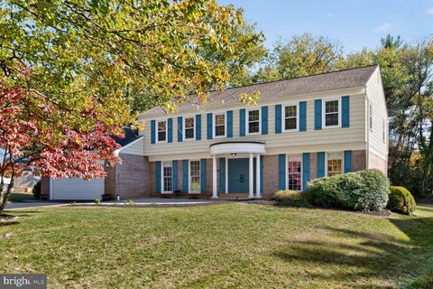 Photo of 10621 Trotters Trail, POTOMAC, MD 20854 (MLS # MDMC2204498) Photo of 10621 Trotters Trail, POTOMAC, MD 20854 (MLS # MDMC2204498)