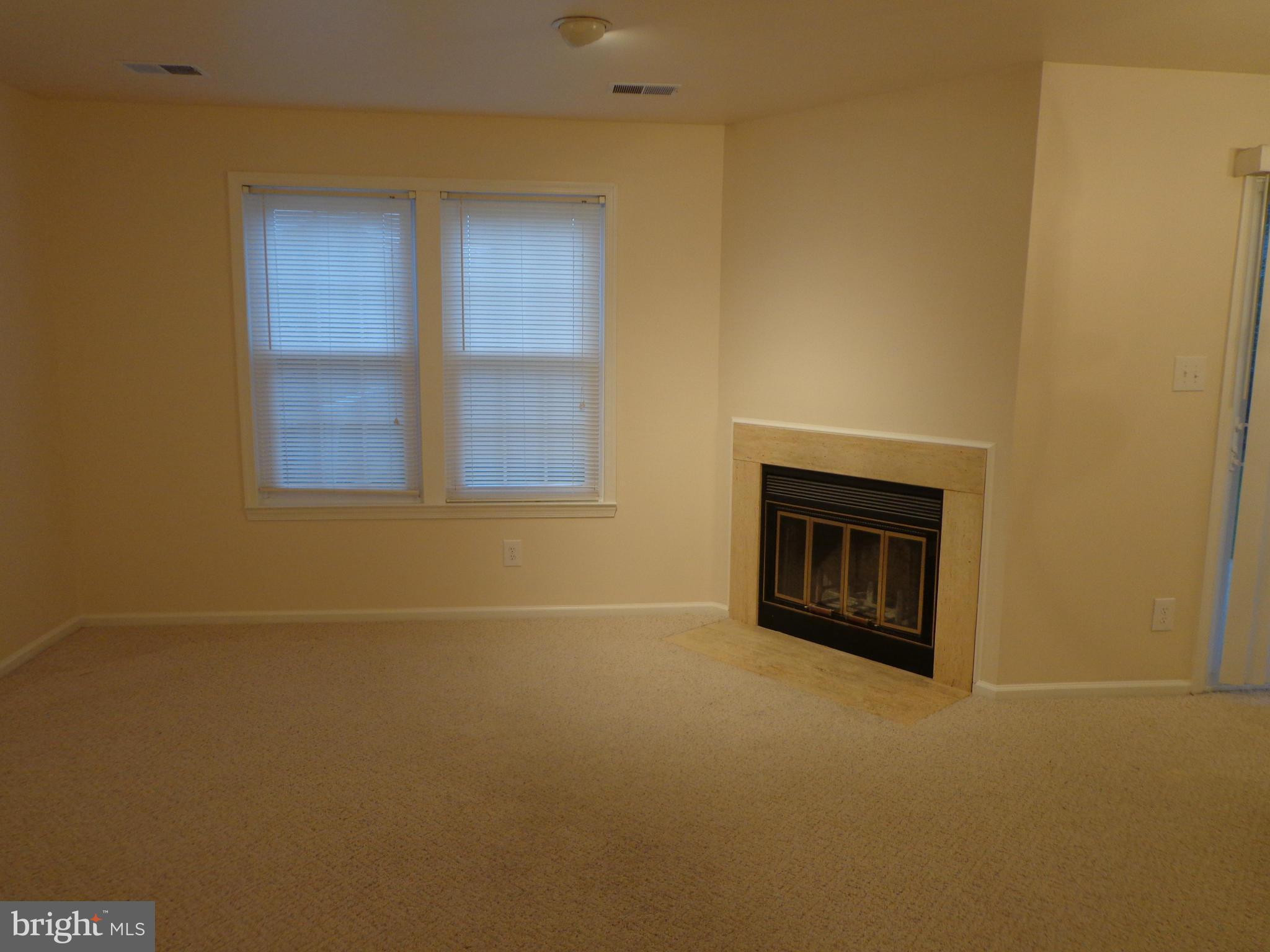 GRAYS POINTE - Residential Lease