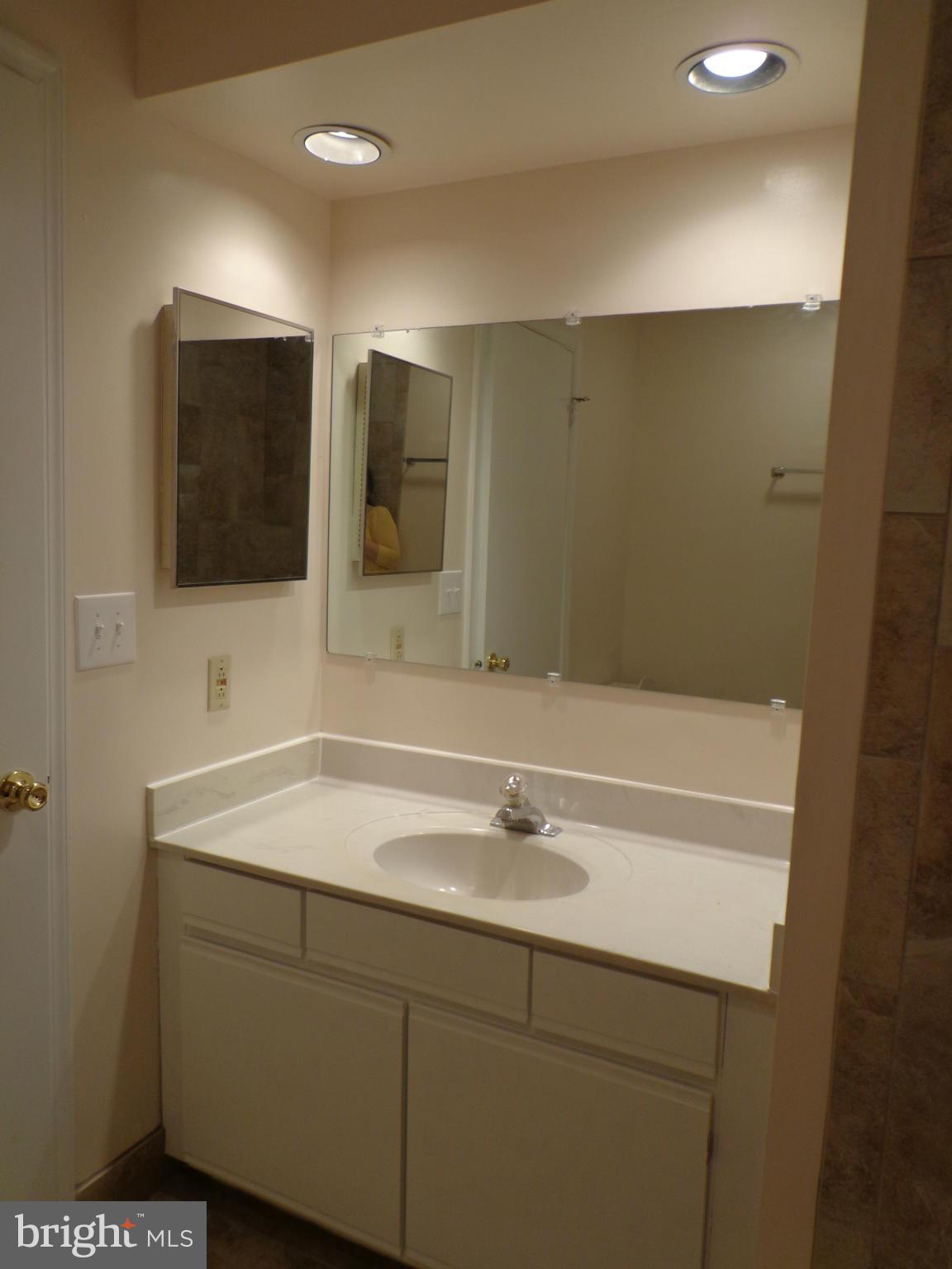 GRAYS POINTE - Residential Lease