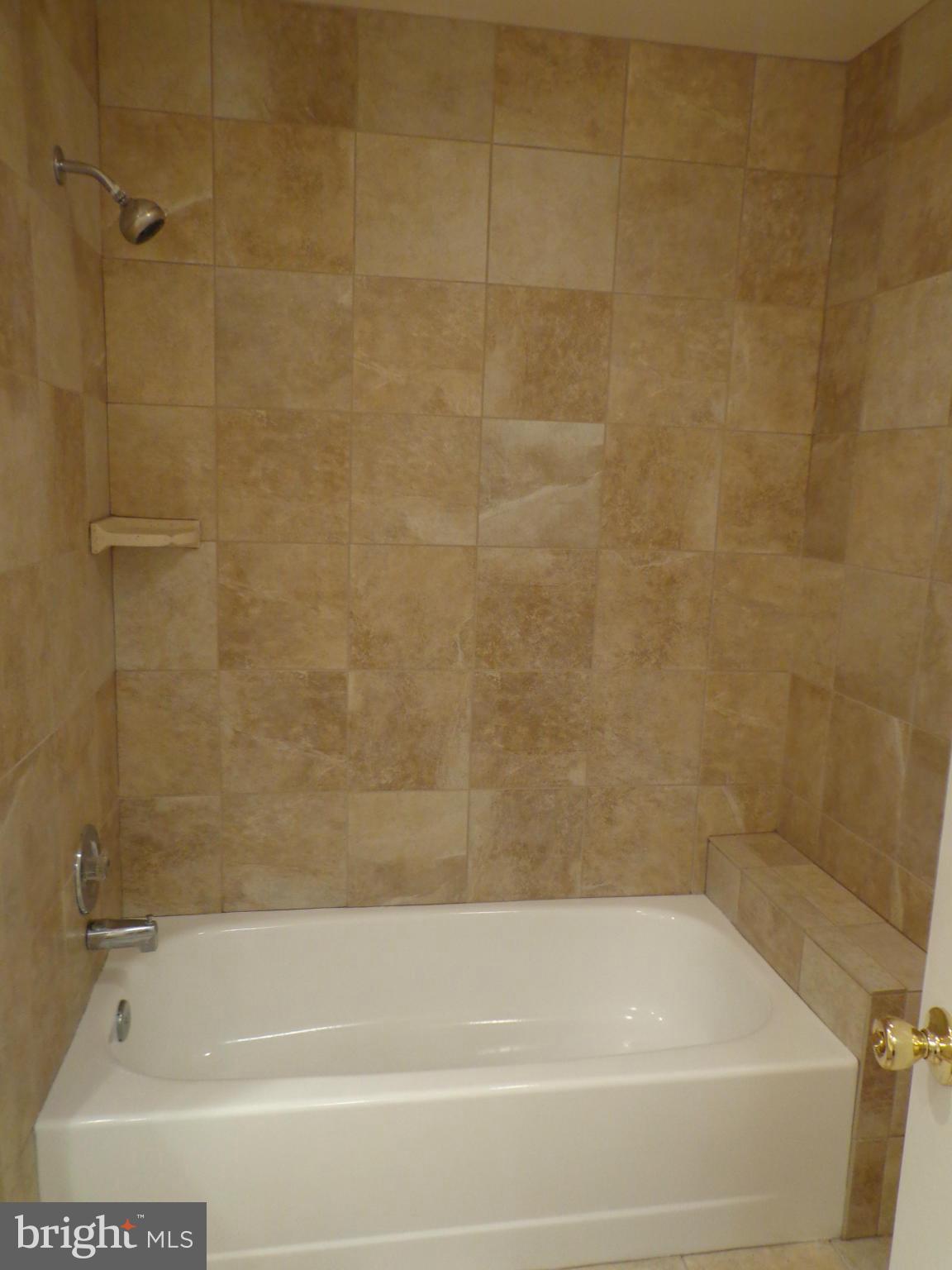 GRAYS POINTE - Residential Lease