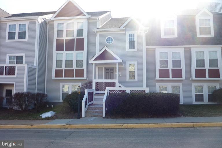 GRAYS POINTE - Residential Lease