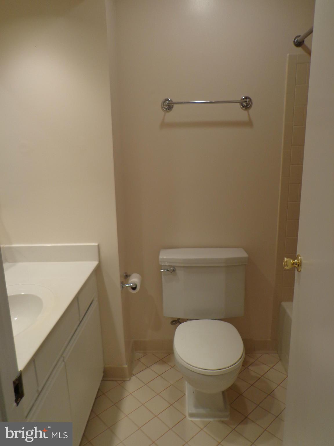 GRAYS POINTE - Residential Lease