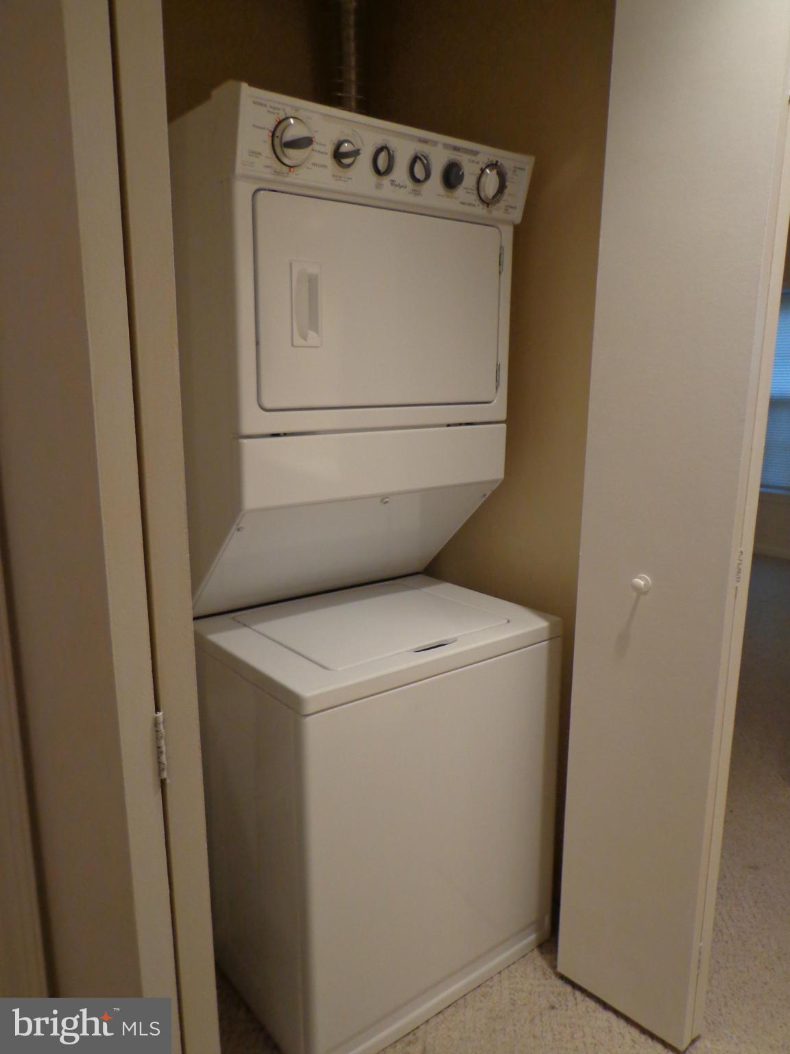 GRAYS POINTE - Residential Lease