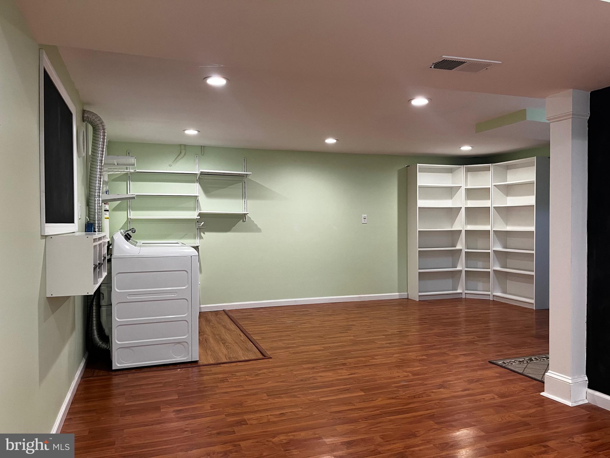 EL NIDO - Residential Lease